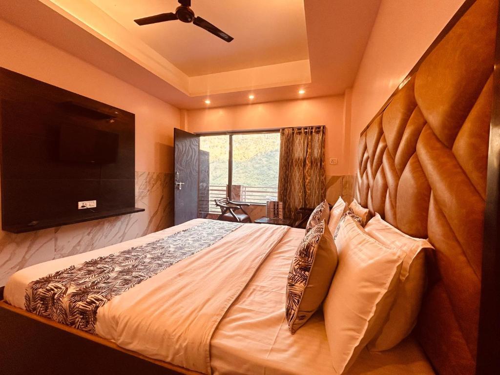 Room B4-001